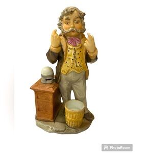 Vintage Seymore Mann Museo Stock Broker Porcelain Figurine. LUV-26 1973 • RARE
